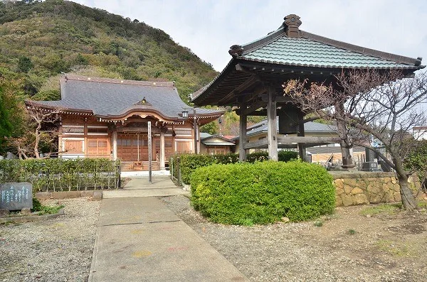 旧高麗寺といわれる現在の慶覚院