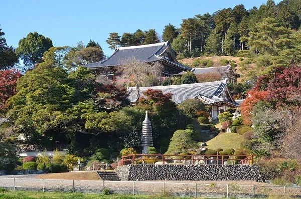 高麗若光の墓がある聖天院