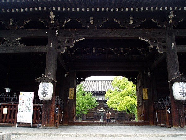 東寺・南大門